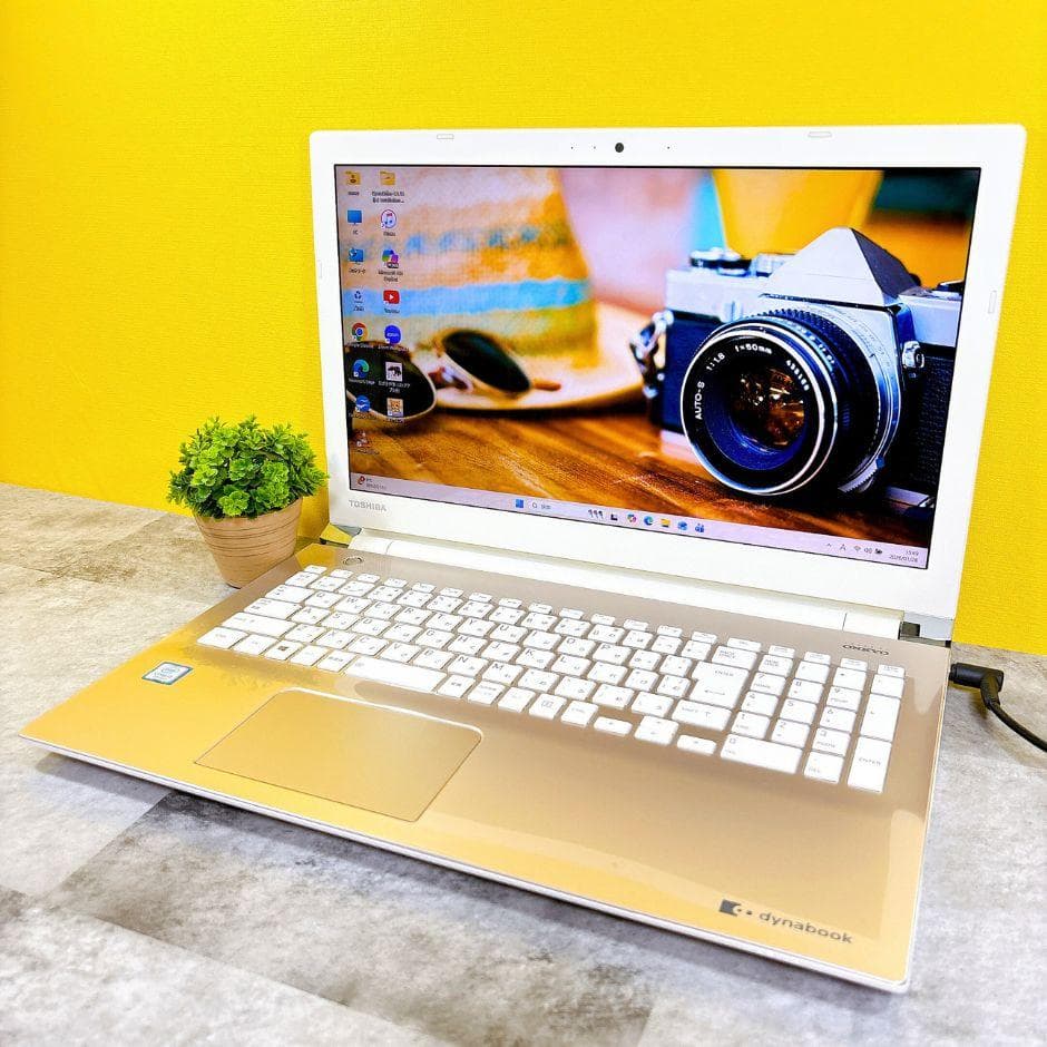新品SSDで快適✨おしゃれゴールド✨薄型 カメラ付 フルHD Windows11