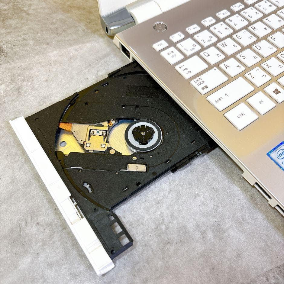 新品SSDで快適✨おしゃれゴールド✨薄型 カメラ付 フルHD Windows11