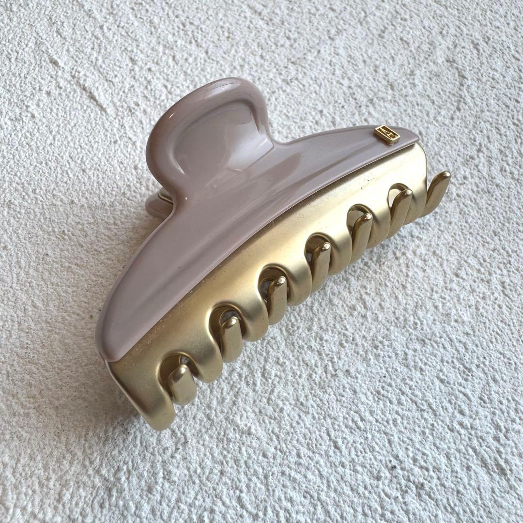 アレクサンドルドゥパリ ヴァンドーム M ヘアクリップ ゴールド ベージュ
