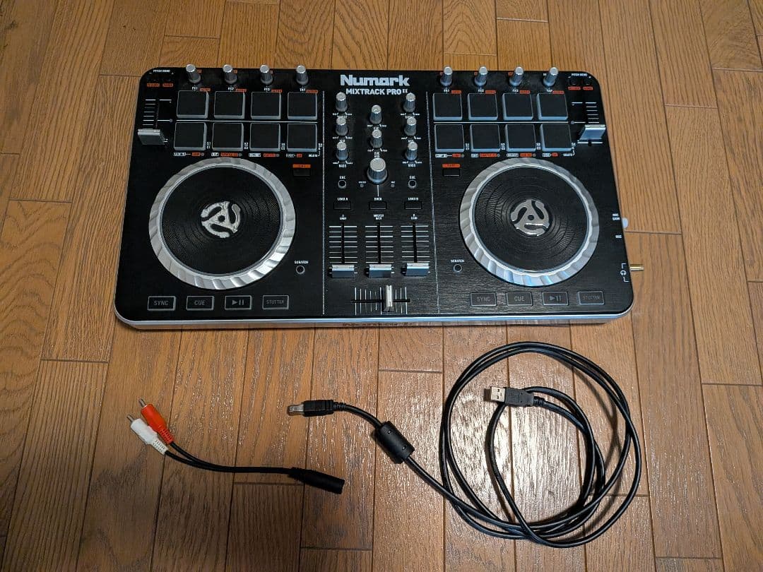 Numark Mixtrack Pro II　（キャリングバッグ付き）