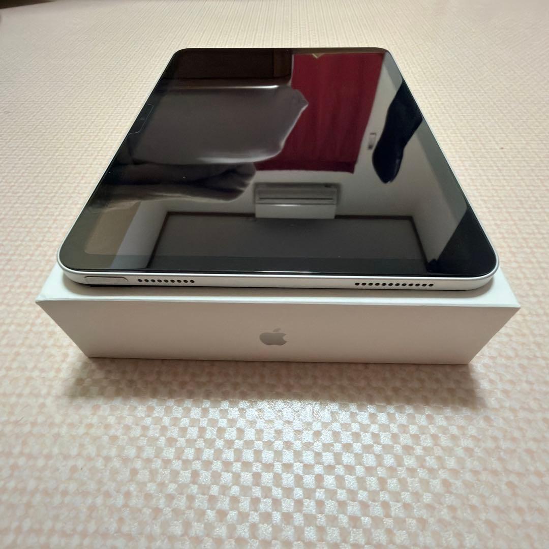 Apple iPad A16 (第11世代) シルバー 本体