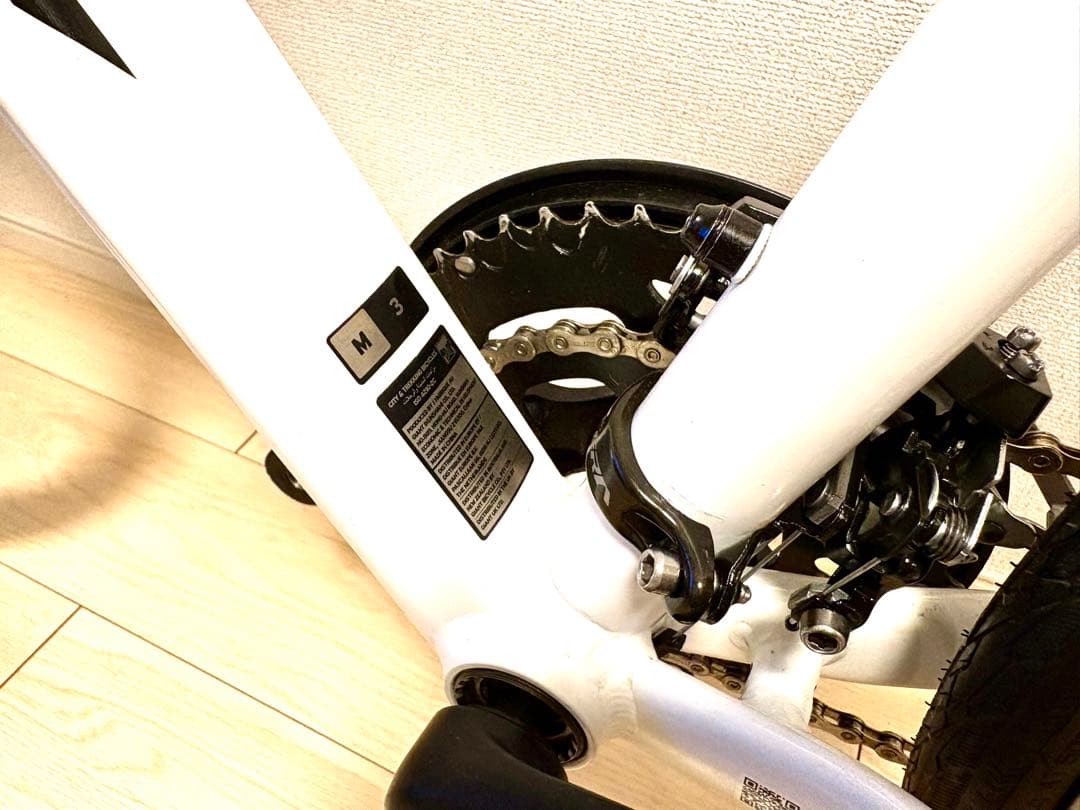 ☆高年式2022 GIANT ESCAPE RX3 人気のホワイト　Mサイズ