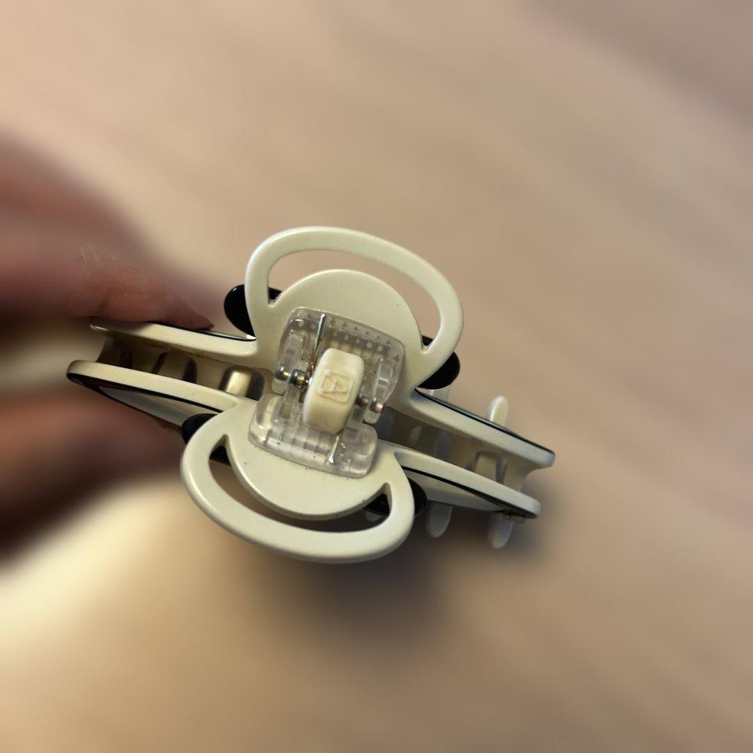 ALEXANDRE DE PARIS ヘアクリップ 中型 ブラック/ホワイト