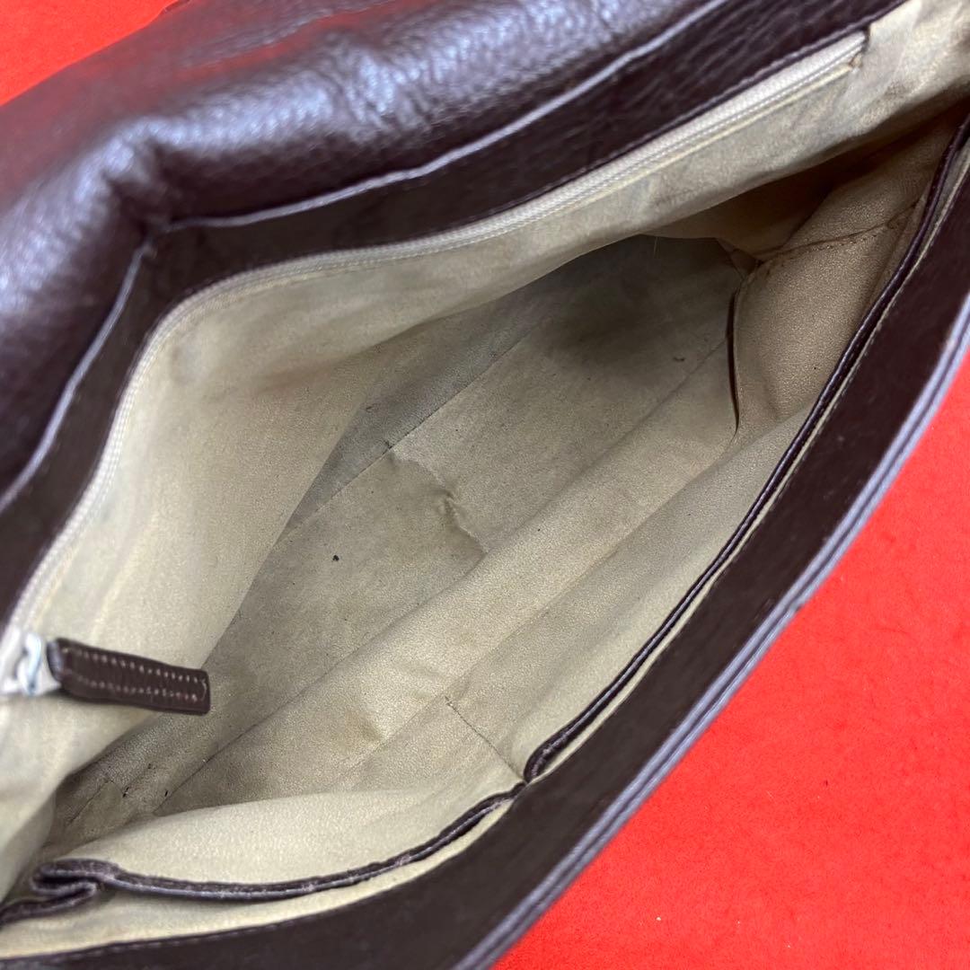 リアル　マットクロコダイル メッセンジャーバッグ 斜め掛け可能　レザー カーキ