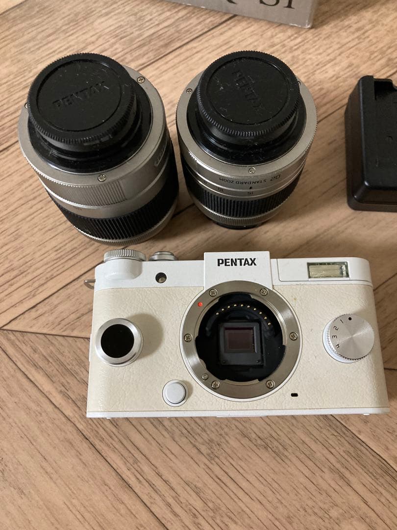 PENTAX ミラーレス一眼 Q-S1 ダブルズームキット ピュアホワイト美品