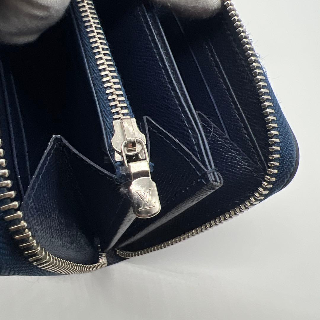 ルイヴィトン　エピ　アンディゴブルー　ジッピーウォレット長財布M61837