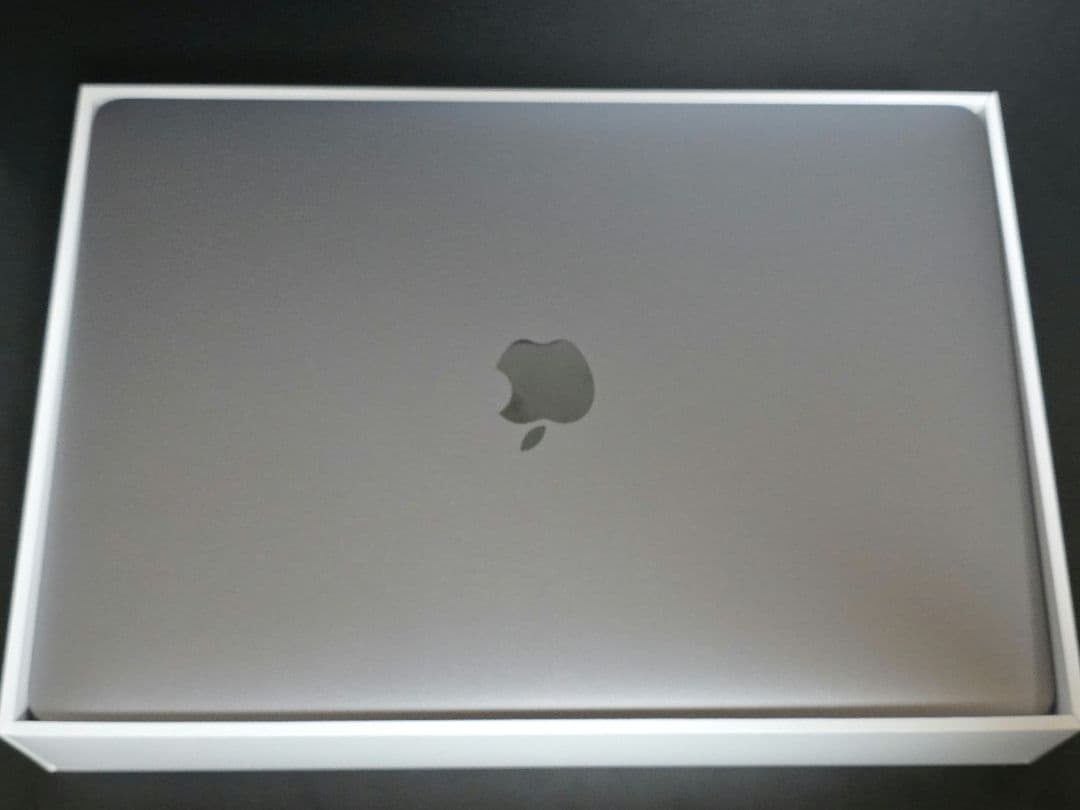 美品 MacBook Air 2018 13インチ スペースグレー 箱あり