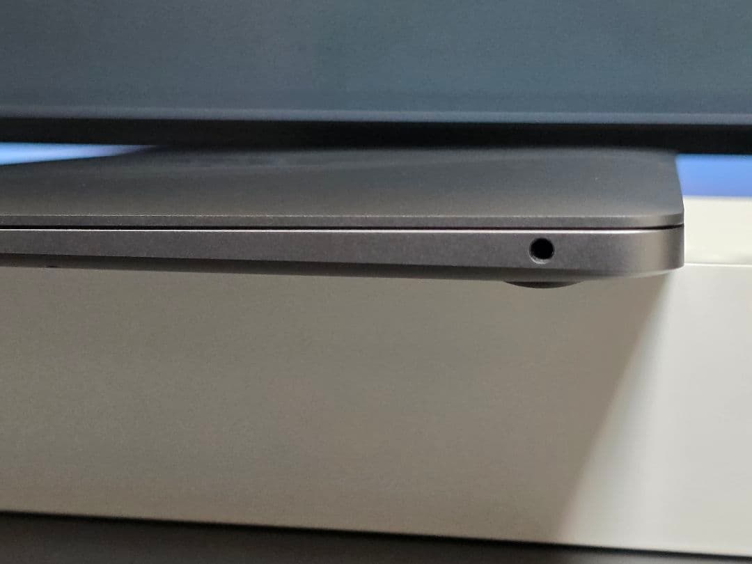 美品 MacBook Air 2018 13インチ スペースグレー 箱あり