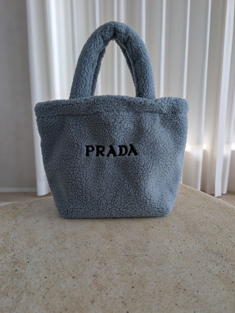 PRADAノベルティ　 ハンドバッグ グレー