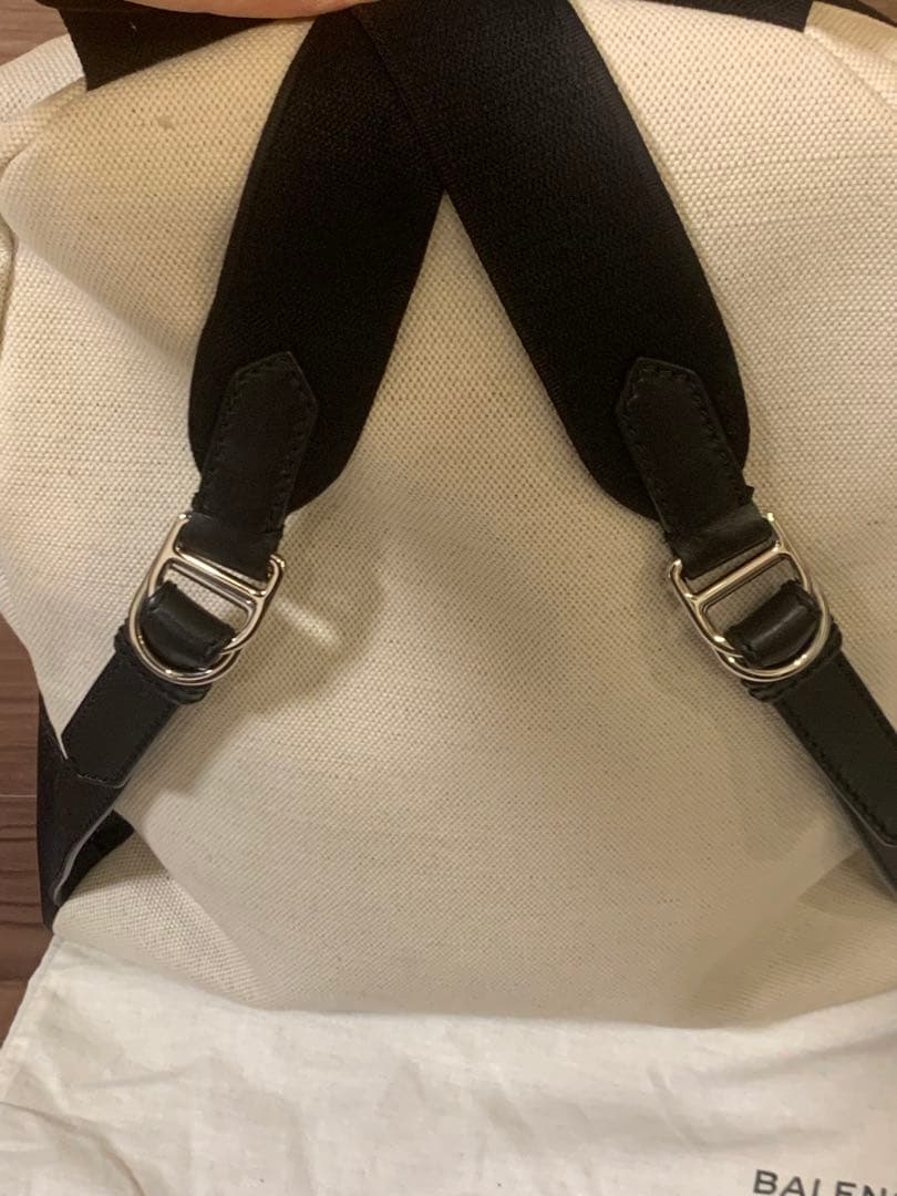 最終お値下げ！BALENCIAGA バッグパック　アイボリー ブラック
