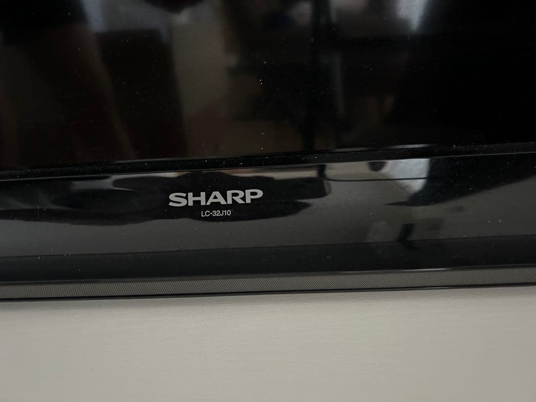32型　液晶カラーテレビ　SHARP