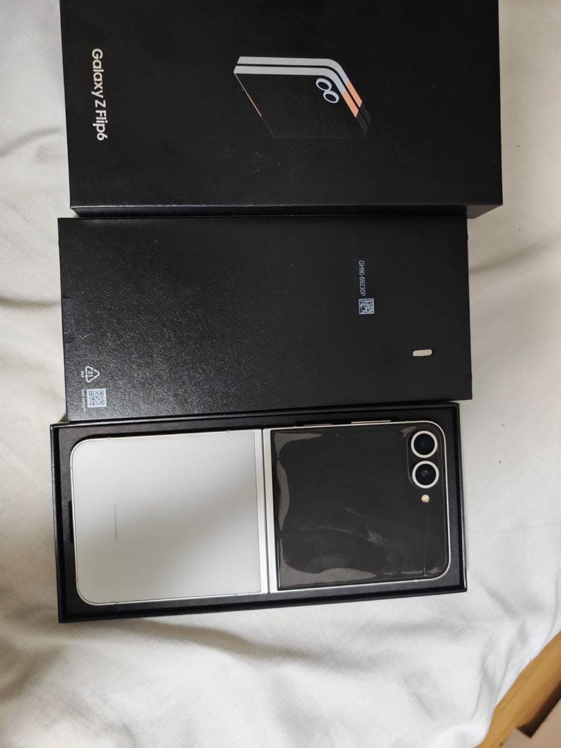 Galaxy Z Flip 6 国内版 256GB ホワイト