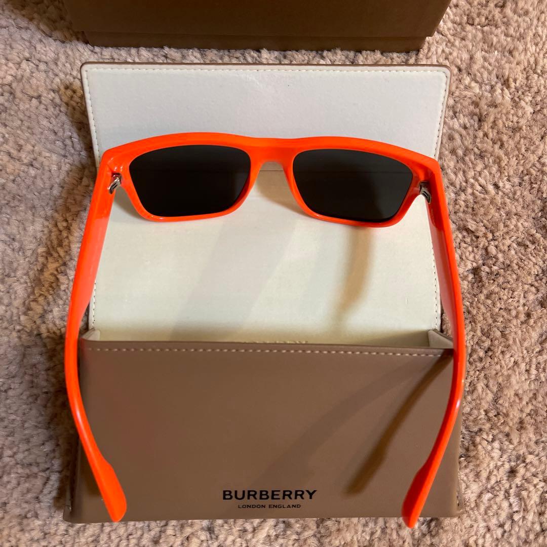 済　BURBERRY オレンジ サングラス 付属品付き