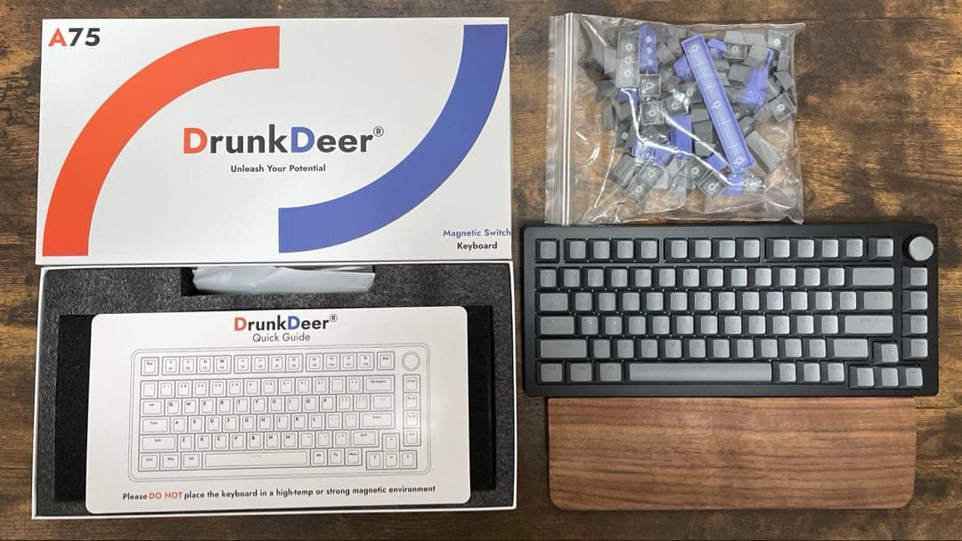 DrunkDeer A75 (追加のキーキャップ、リストレスト付き)