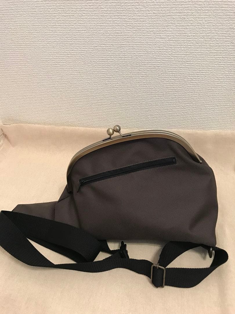 日曜限定値下げ　AYANOKOJI がま口　ボディバッグ　カーキ