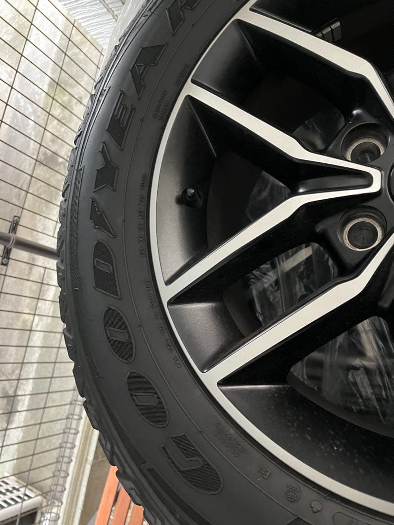 JeepグランドチェロキーWK36タイヤホイールセット4本(265/60R18)