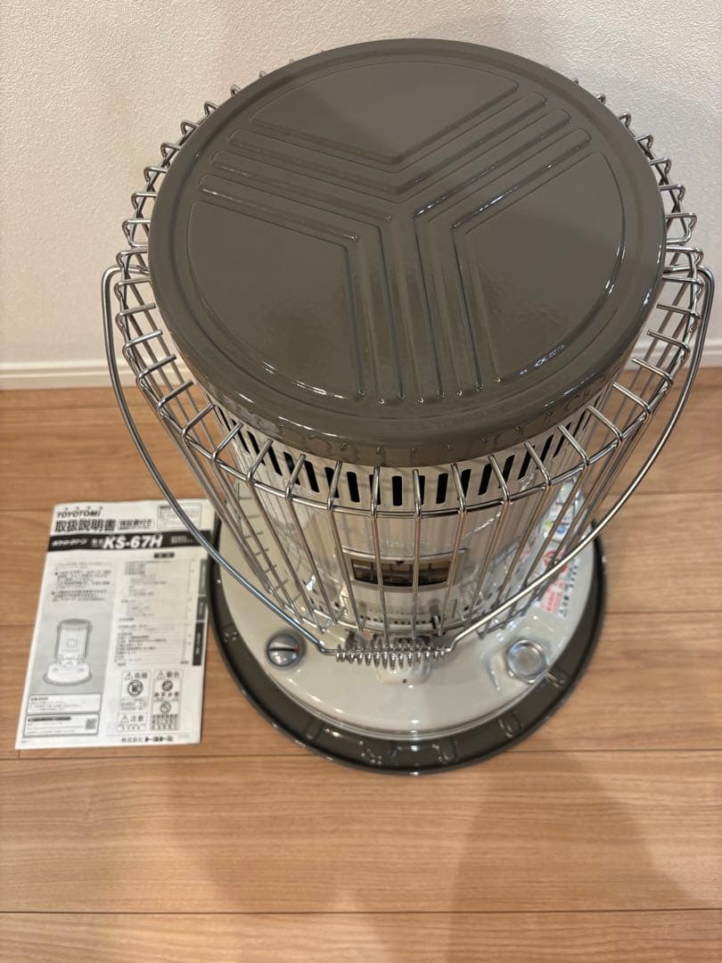 【24年購入】トヨトミ KS-67H-W 石油ストーブ　12月20日以降発送予定