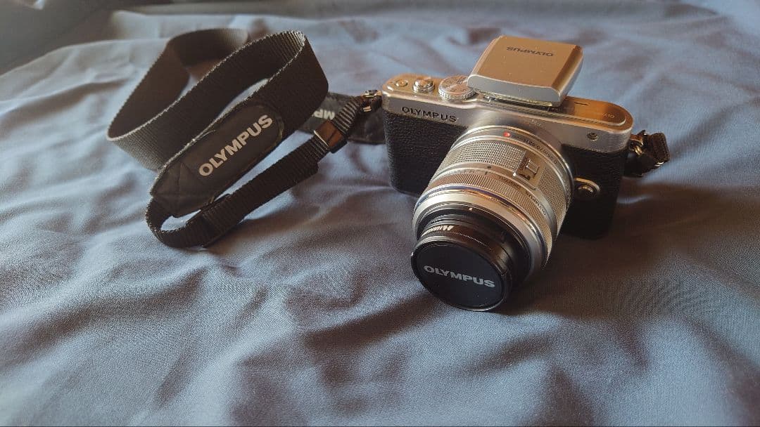 OLYMPUS pen lite E-PL3 ミラーレスカメラ シルバー