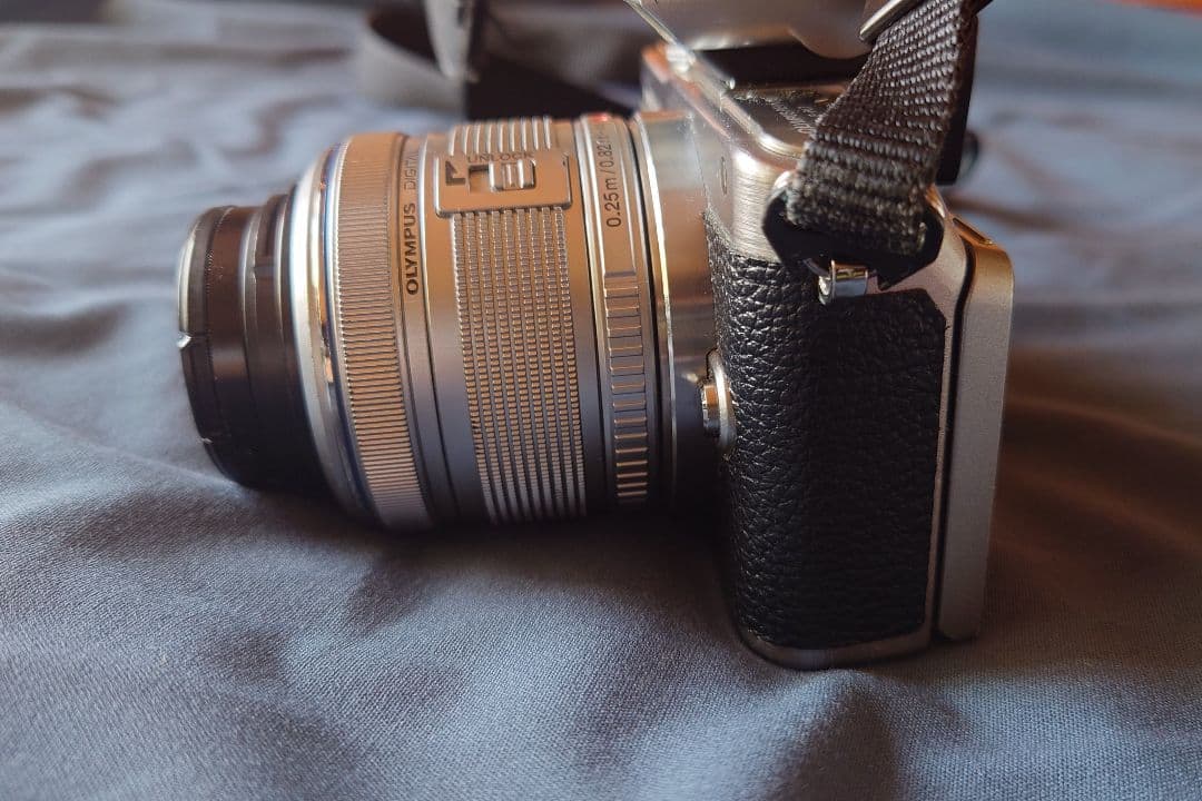 OLYMPUS pen lite E-PL3 ミラーレスカメラ シルバー