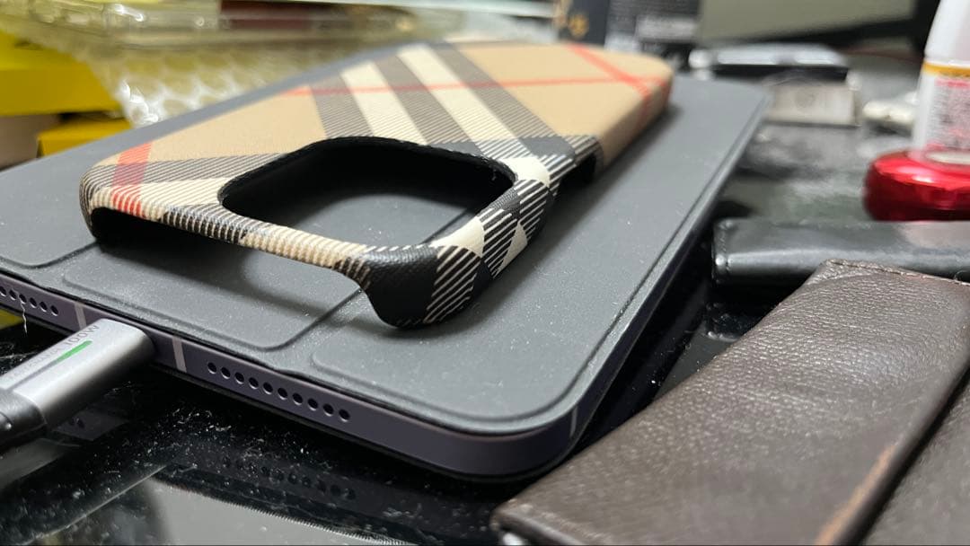 ばかぁもん BurberryケースiPhone15Pro用