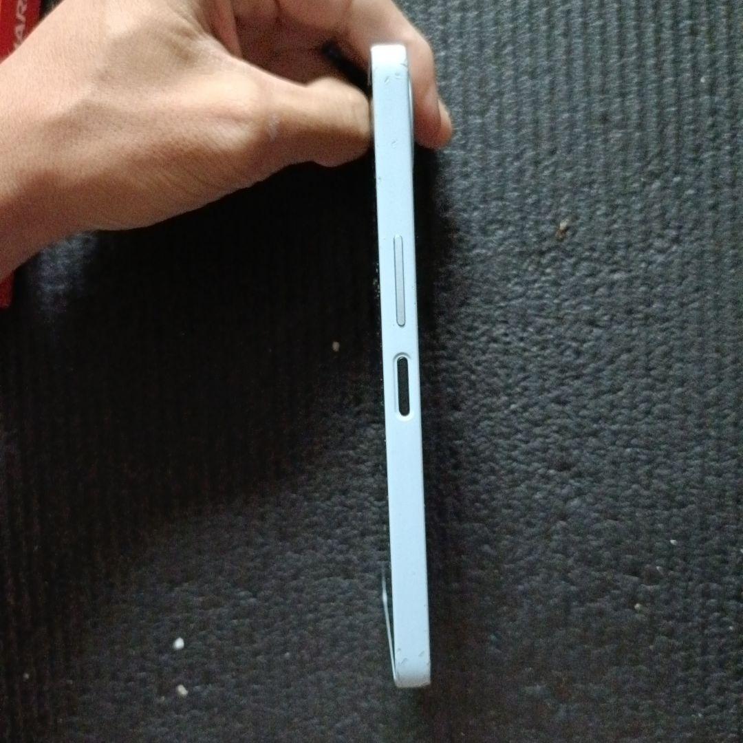 docomo AQUOS wish 4 ブルー