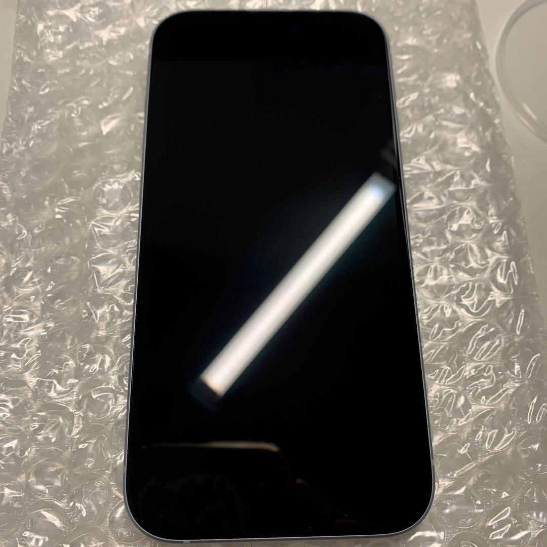 美品　iPhone15 256GB