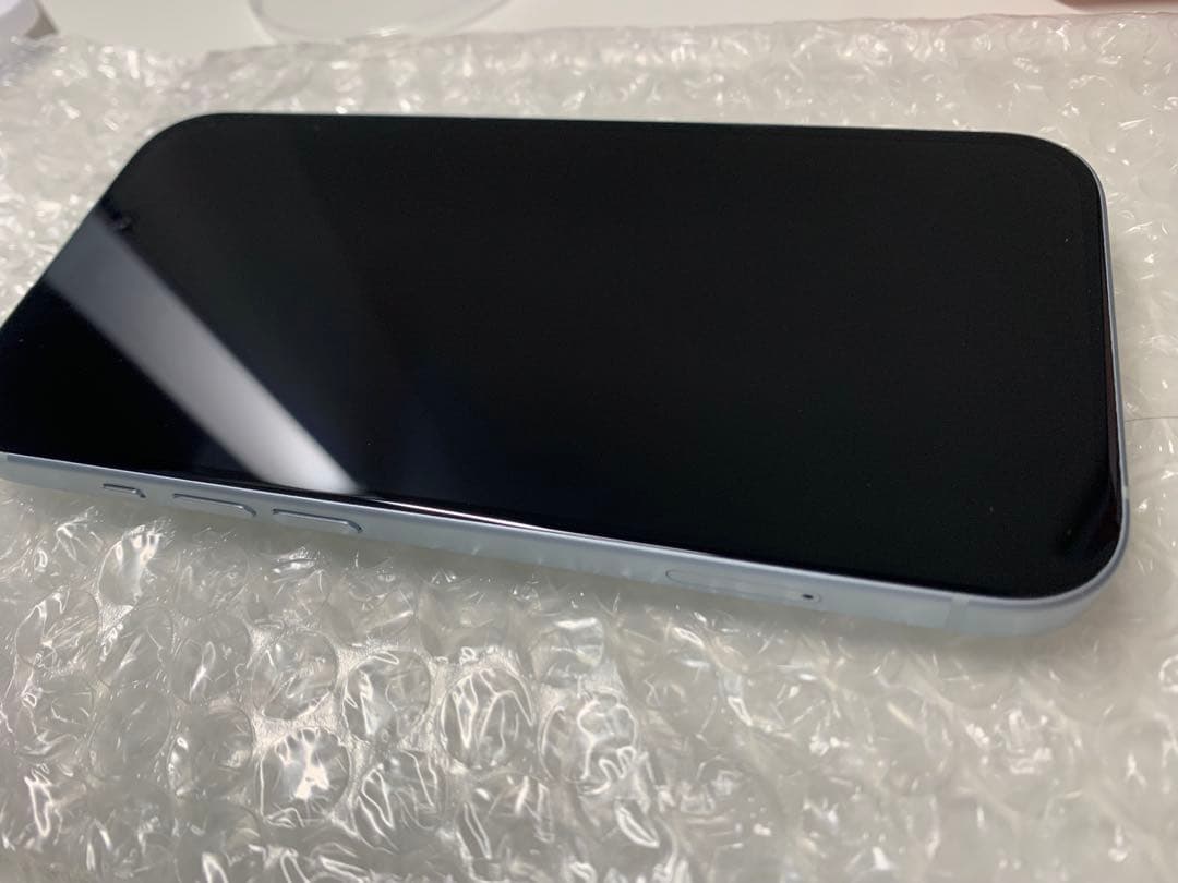 美品　iPhone15 256GB