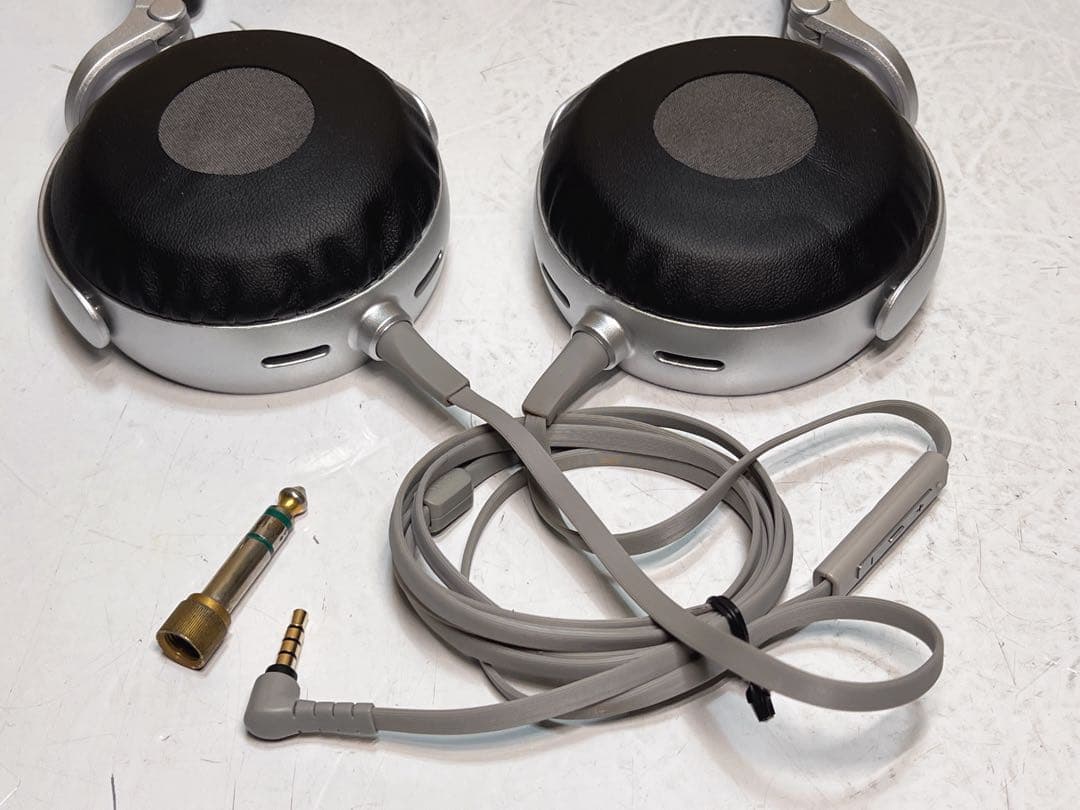 ソニーMDR-X05ヘッドホン。サイモン・コーウェル「Xエディション」