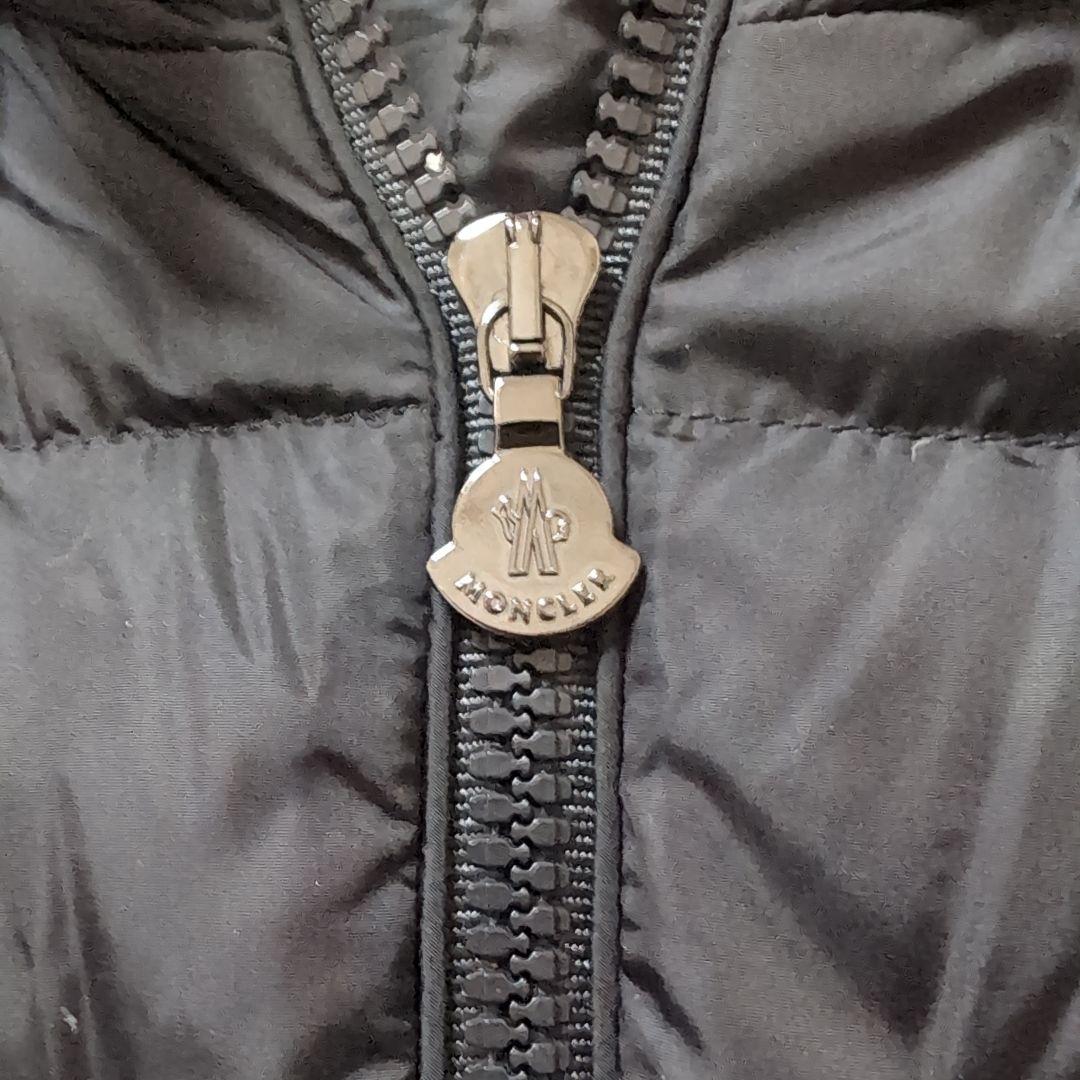 モンクレールジュニアダウンコートフード付き
