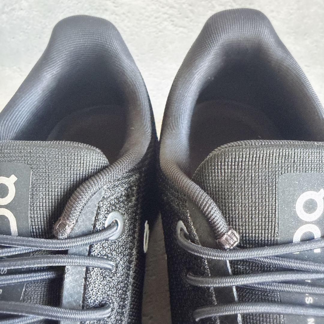 未使用級　On Cloud 6 スニーカー　ランニング ブラック　黒　25cm