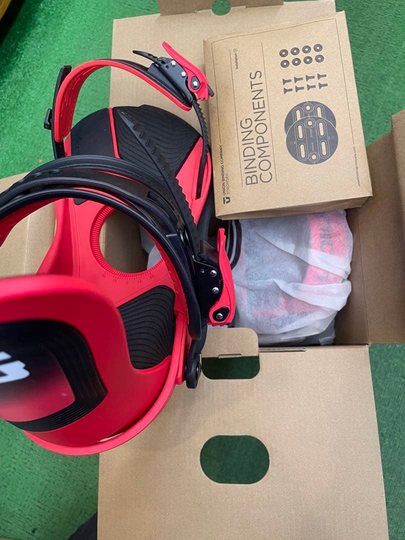 UNION ULTRA HOT RED Mサイズ ビンディング2024-25新品