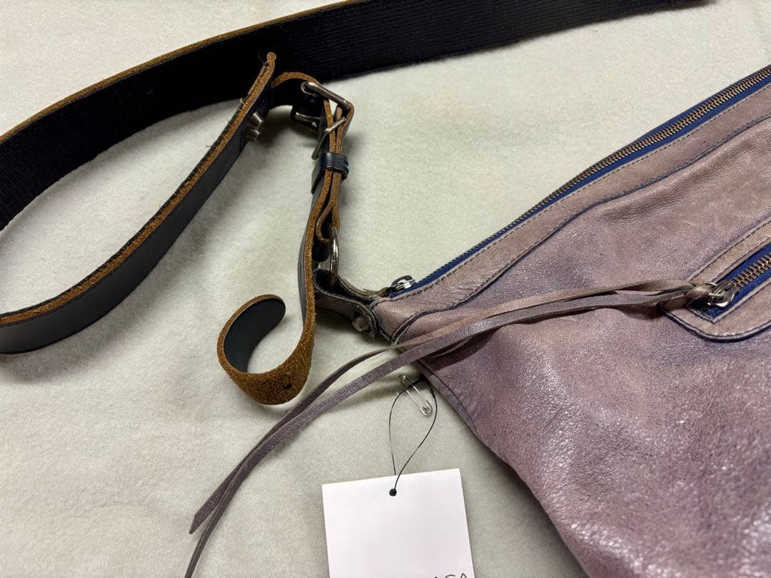 BALENCIAGA メッセンジャーバッグ。ショルダーバッグ。