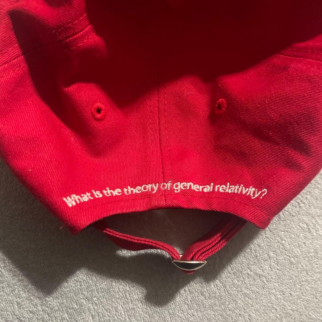 GADID ANONIEM 赤いベースボールキャップ