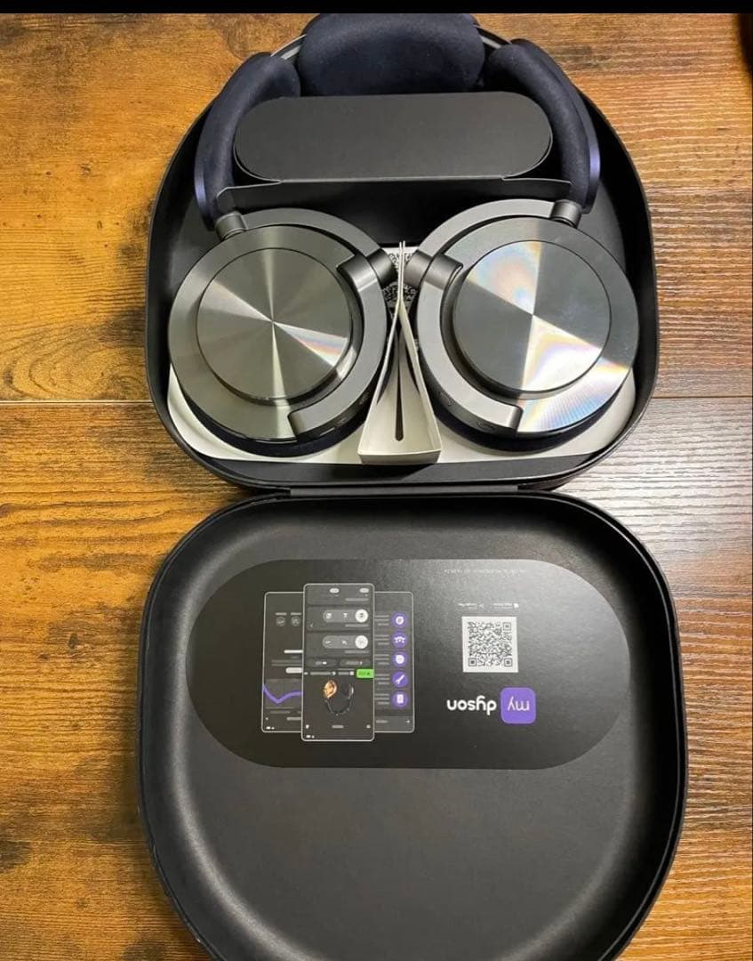 dyson ontrac ワイヤレスヘッドホン＋シルバーカラーのアウターキャップ