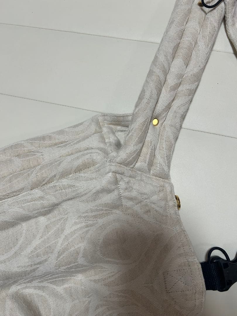 アーティポッペ アーガス・オート（リネン）抱っこ紐