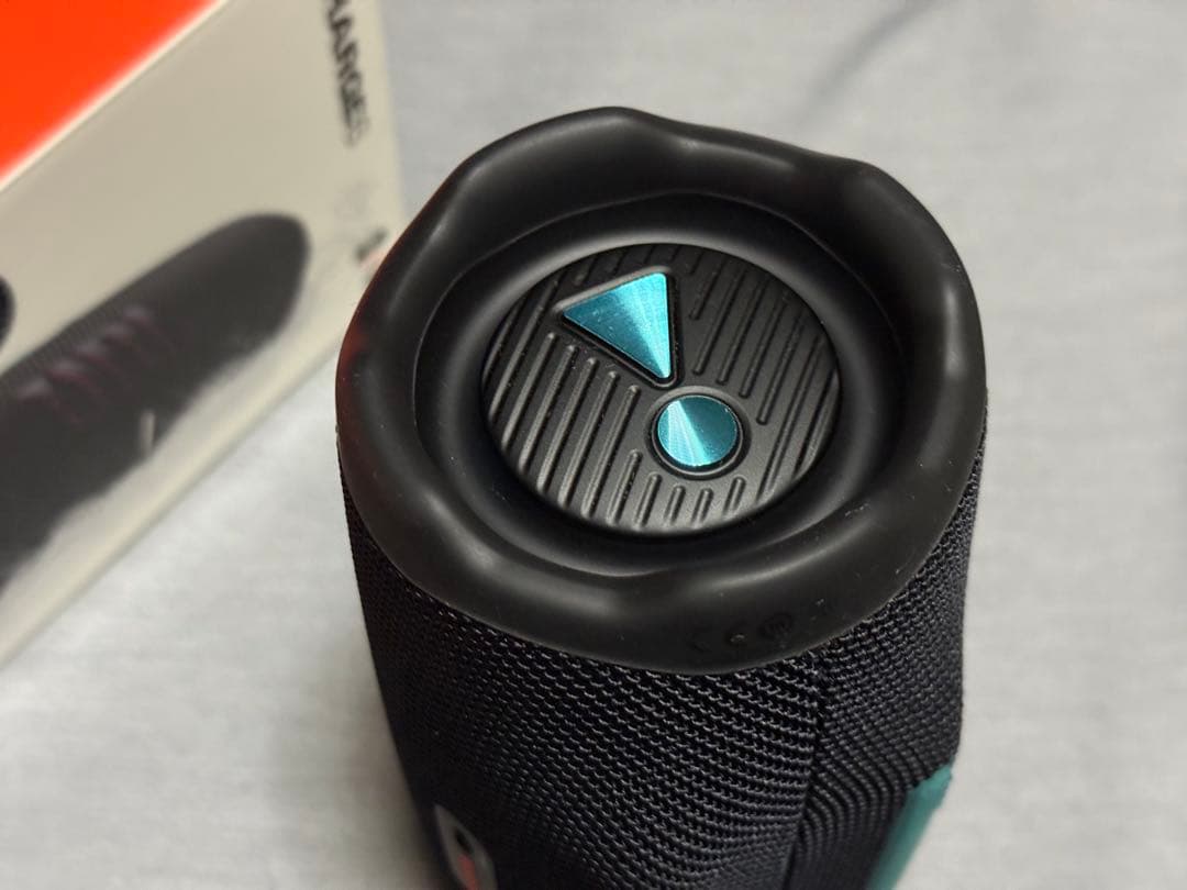 JBL Charge6 ファンキーブラック 黒