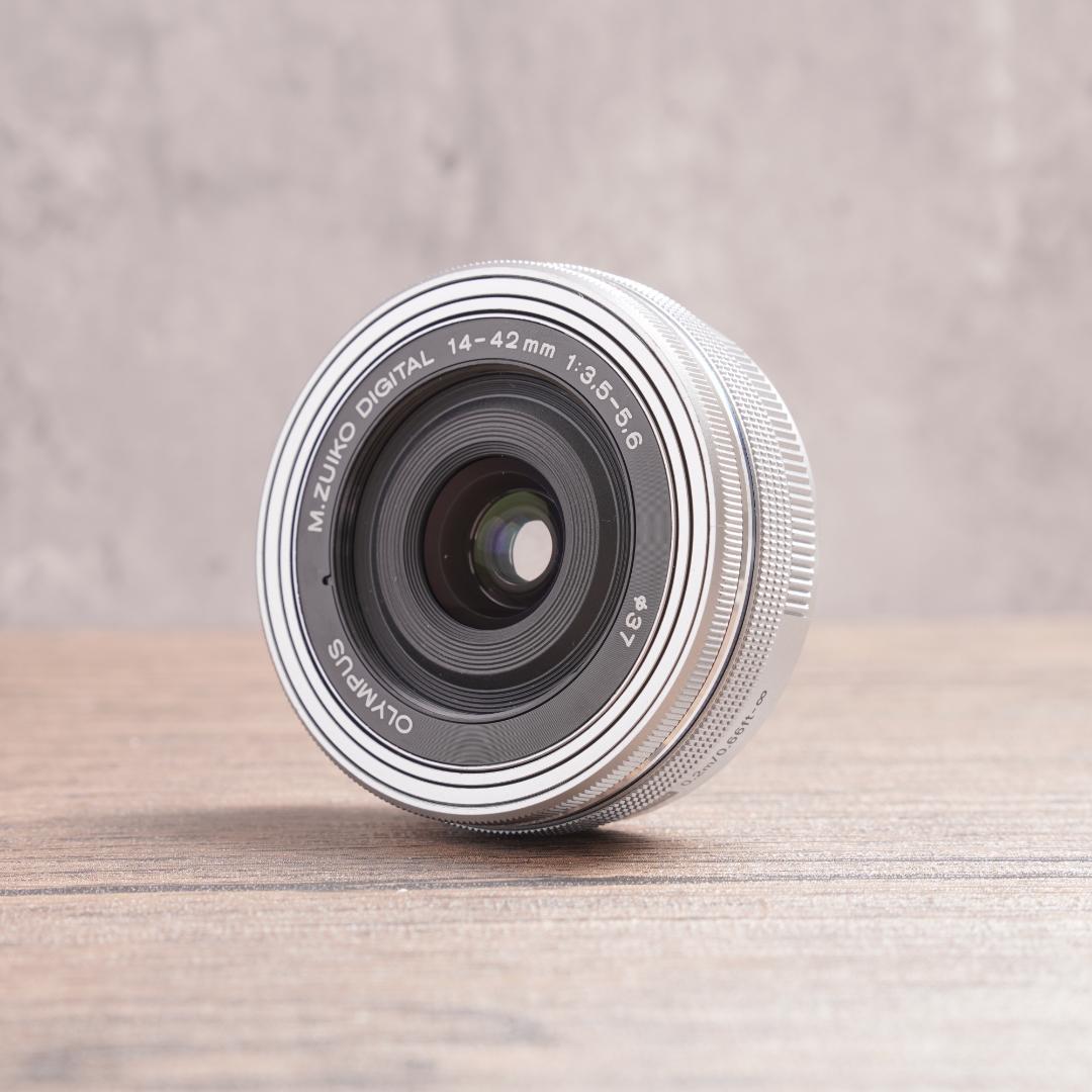 ✨ショット数655回で新品級✨OLYMPUS PEN E-PL9　1080-1