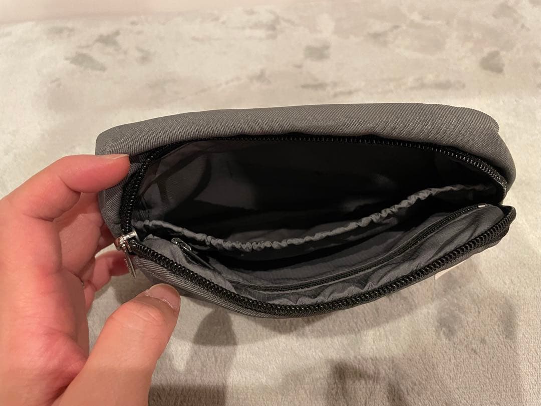 Ergobaby OMNI Bree グレー　未使用のポーチもあります