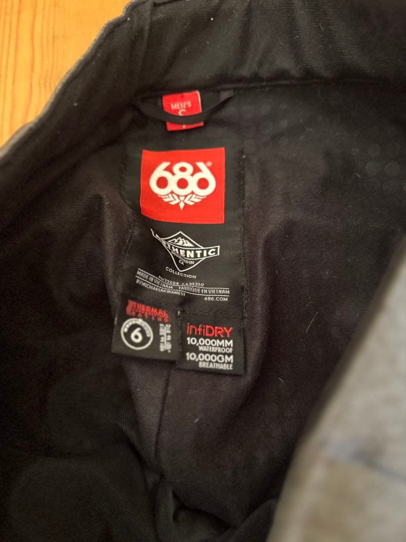 SIXEIGHTSIX 686 スノーボードウェア　上下　オーセンティック