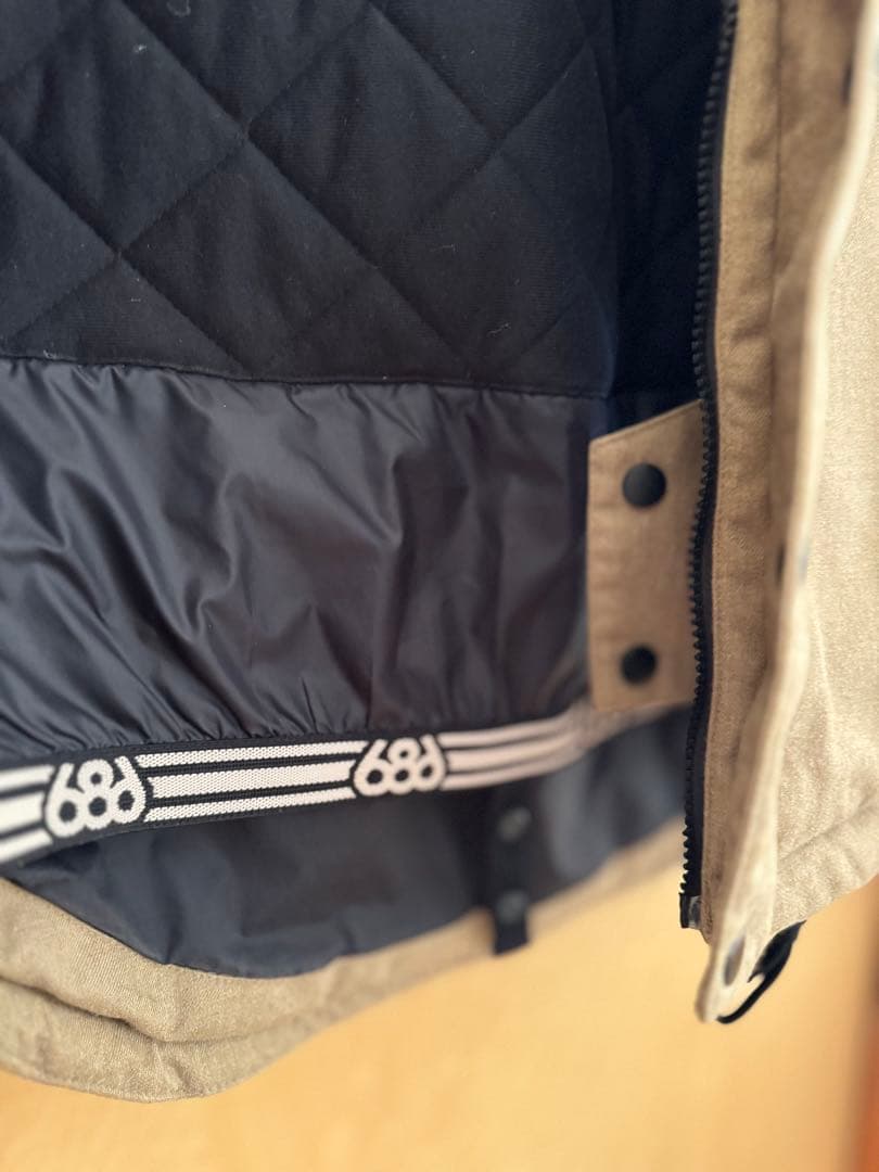 SIXEIGHTSIX 686 スノーボードウェア　上下　オーセンティック