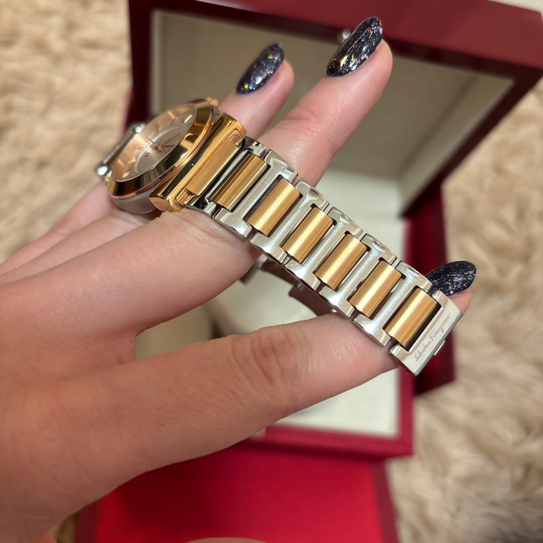 専用Ferragamo サルヴァトーレフェラガモ 腕時計VEGA