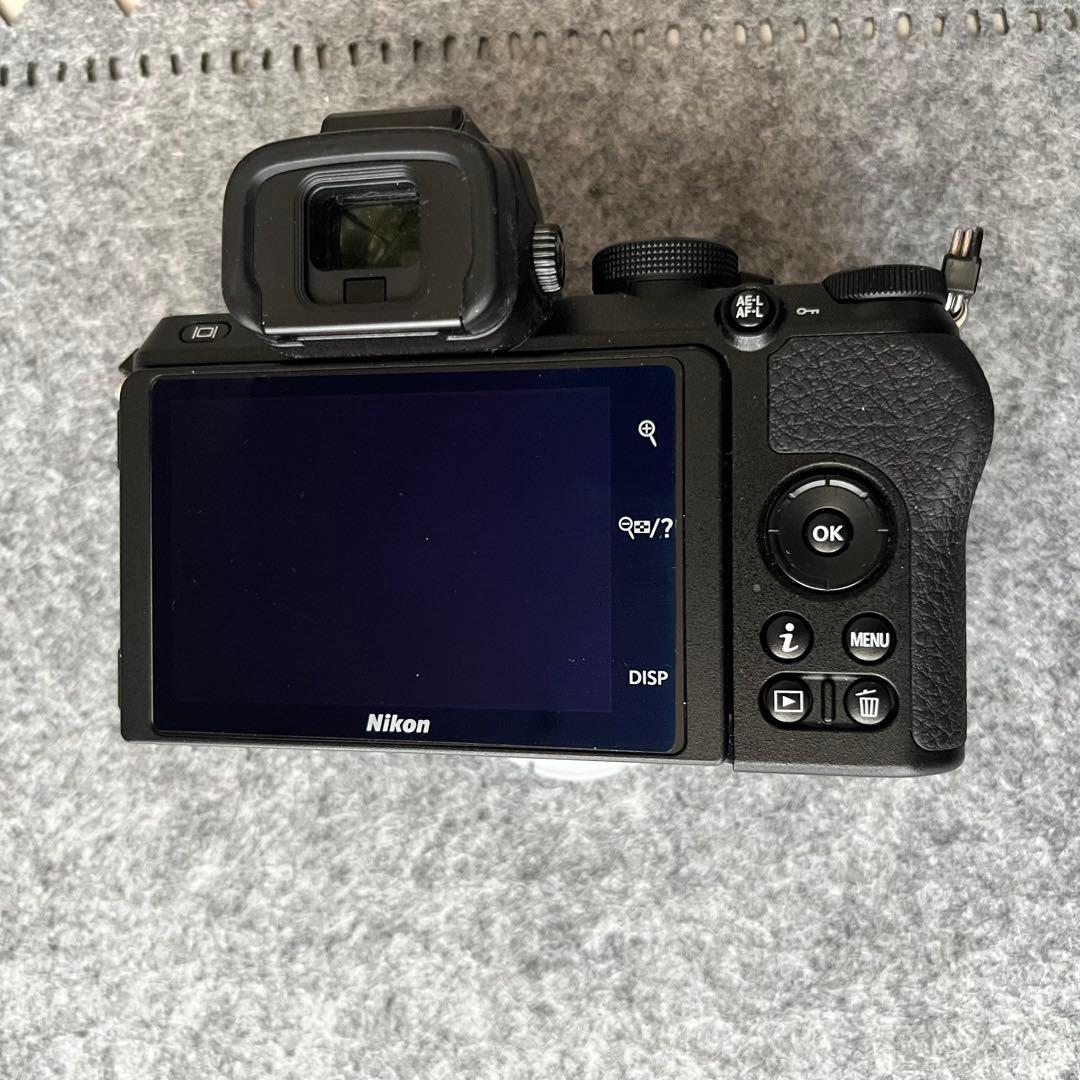 Nikon Z50 ショット数8,806回 ミラーレス一眼 カメラバック付属