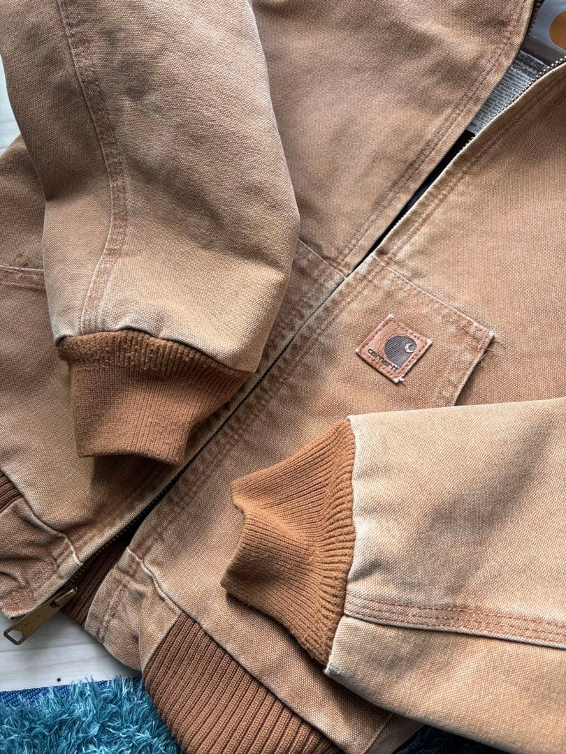 Carhartt アクティブジャケット 短丈 ブラウン 中綿