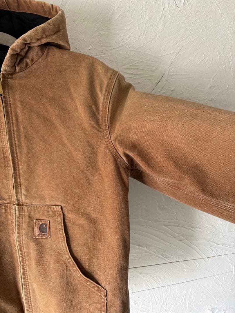 Carhartt アクティブジャケット 短丈 ブラウン 中綿