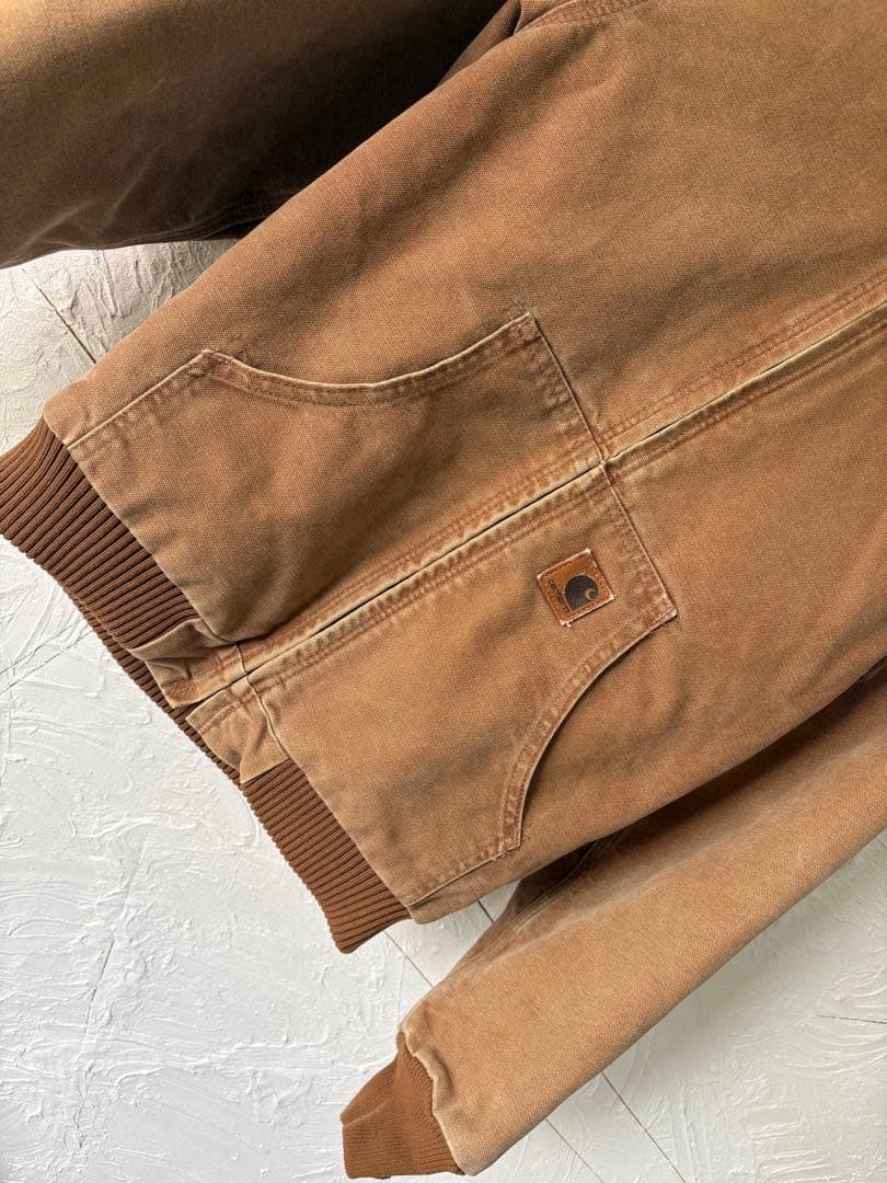 Carhartt アクティブジャケット 短丈 ブラウン 中綿