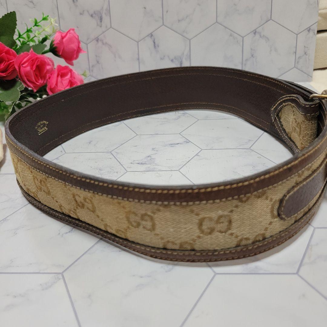 GUCCI　総柄　GCロゴ　ゴールドバックル　ベルト　スーツ　パンツに