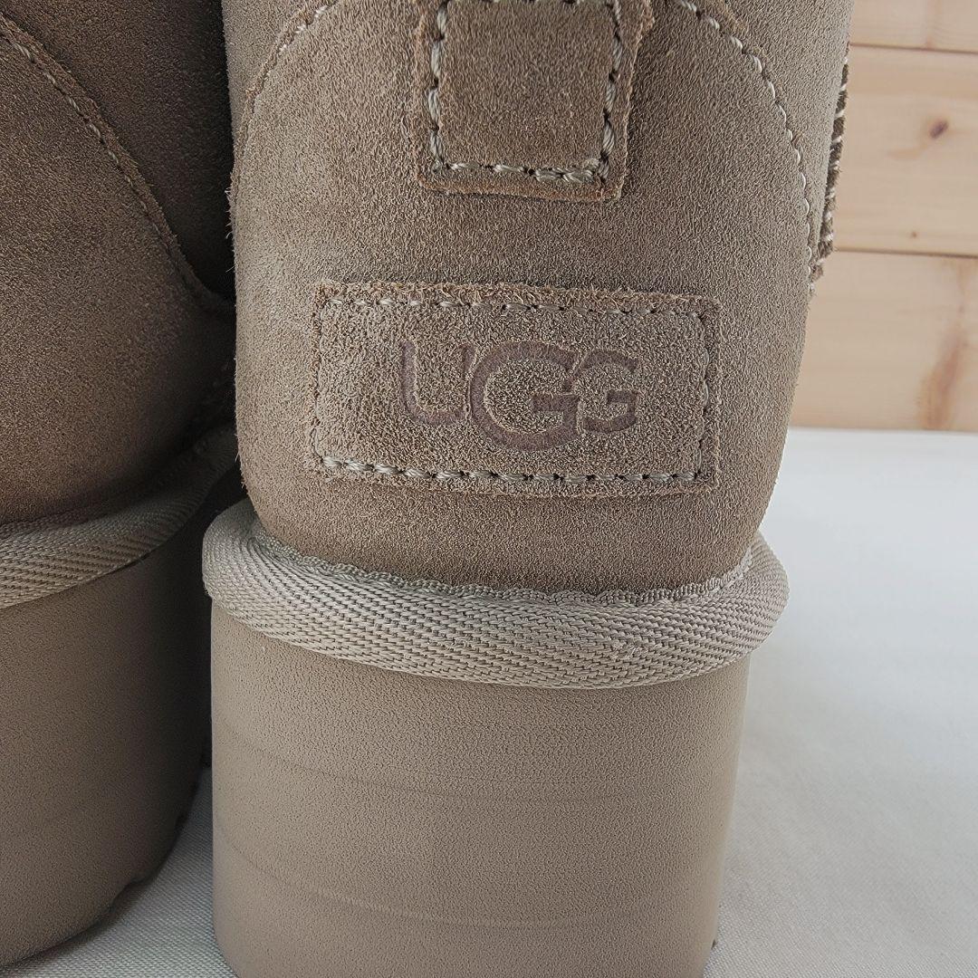 アグ クラシック ウルトラ ミニ プラットフォーム ベージュ 23cm