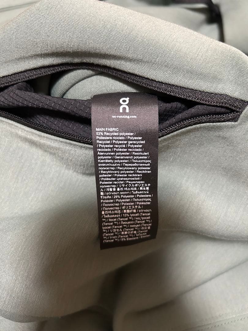 on ジップフーディー　ジップパーカー