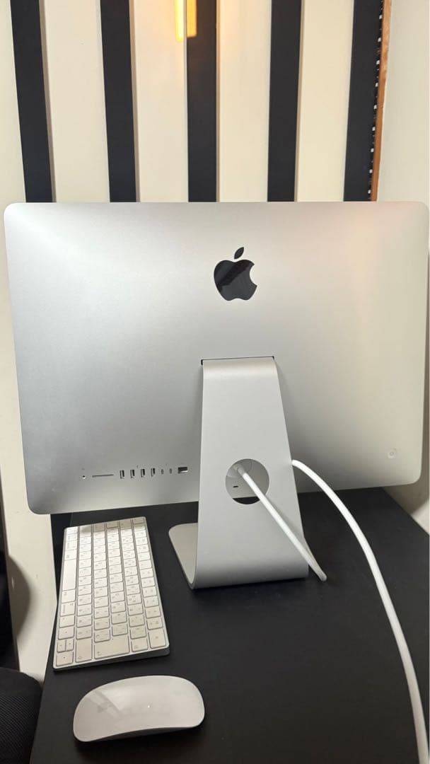 iMac 21.5インチ シルバー キーボード・マウス付き