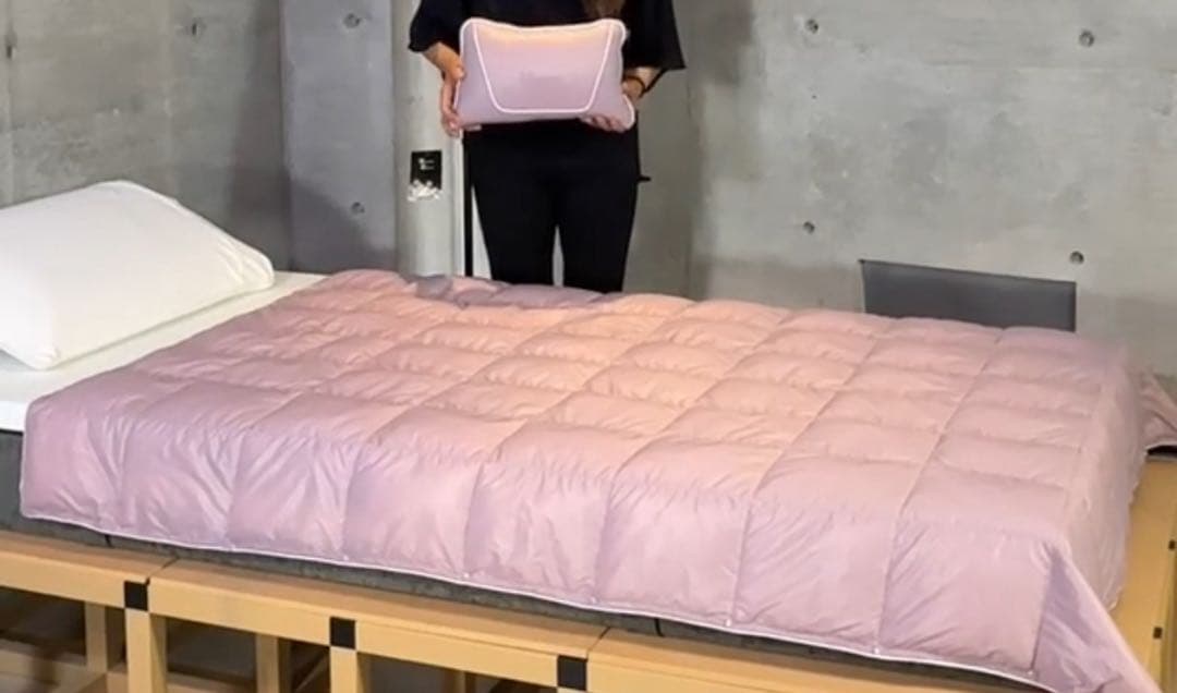 新品 モスコビーリッチダウン 軽い・薄い・コンパクト！ モバイルダウンキルト